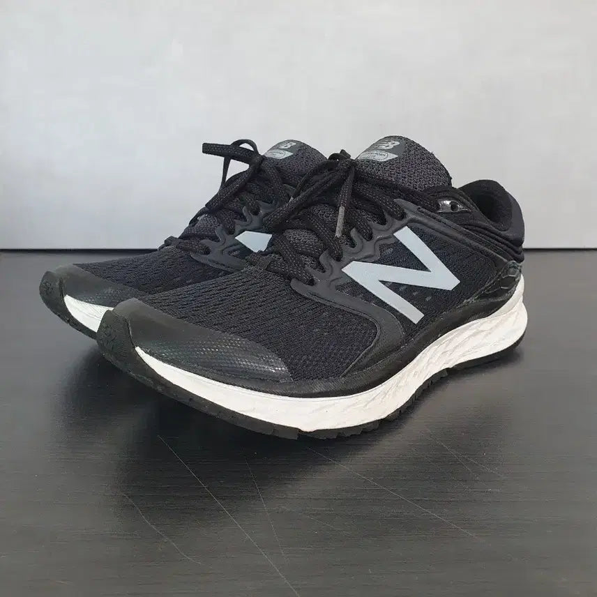[BUNJANG] New Balance Fresh Foam 1080 v8 Running Shoes / 뉴발란스 Fresh Foam 1080 v8 블랙/화이트 (245)