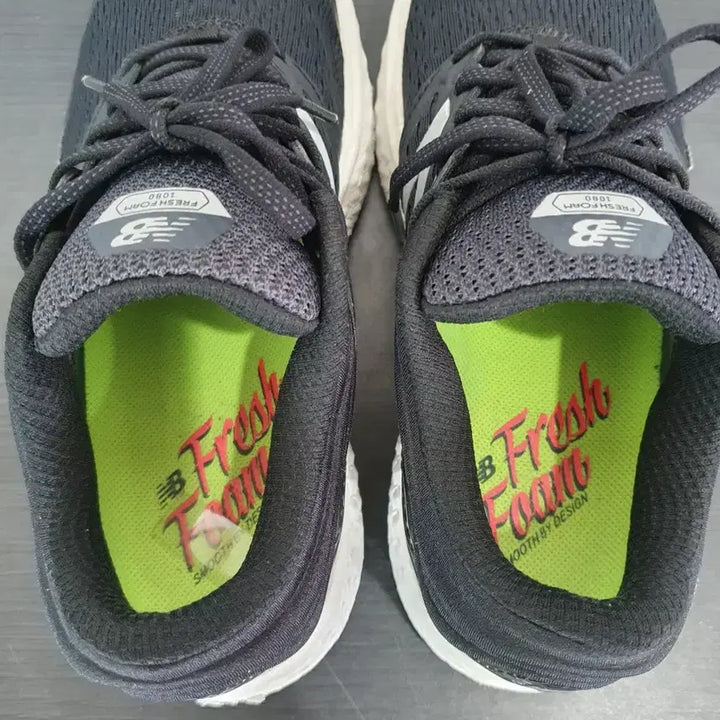 [BUNJANG] New Balance Fresh Foam 1080 v8 Running Shoes / 뉴발란스 Fresh Foam 1080 v8 블랙/화이트 (245)