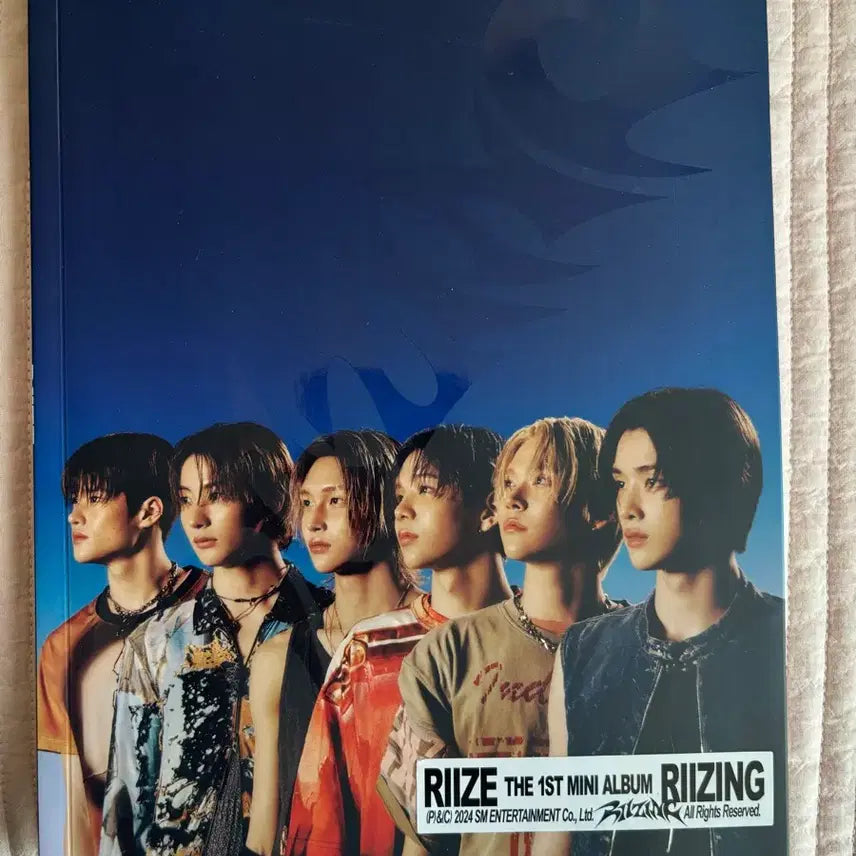 [BUNJANG] RIIZE RIIZING 1st Mini Album CD Only / 라이즈 RIIZING 1st 미니 앨범