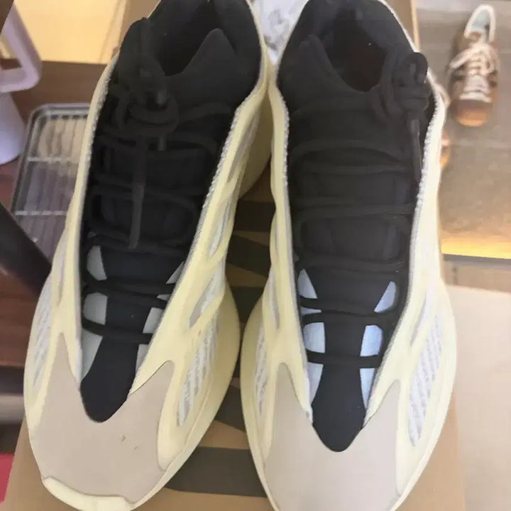 [BUNJANG] Adidas Yeezy 700 V3 Aziel / 이지700 v3 아자엘 285