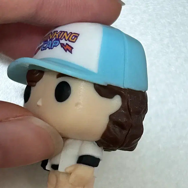 [BUNJANG] Funko Stranger Things Dustin Figure / 기묘한 이야기 스띵 킨더조이 더스틴 펀코
