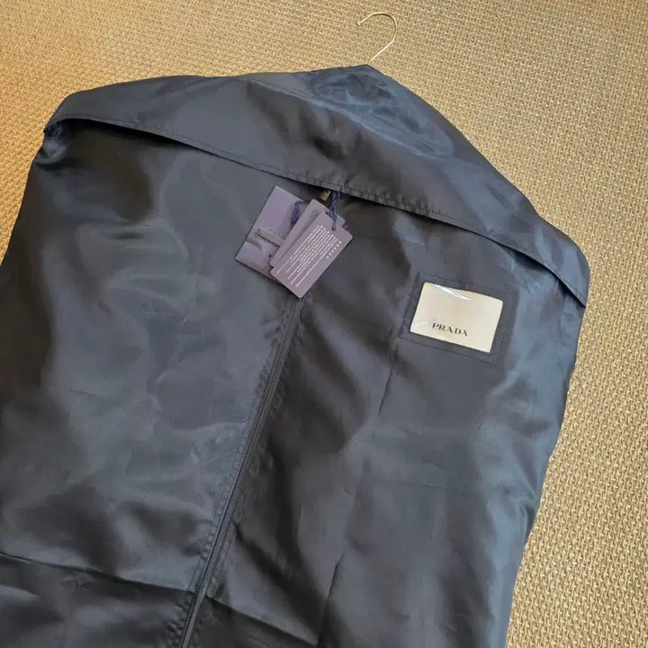 [BUNJANG] PRADA Italian Lambskin MA-1 Leather Bomber Jacket / PRADA 프라다 이탈리안 최상급 어린 양가죽 MA-1 마원 레더 보머