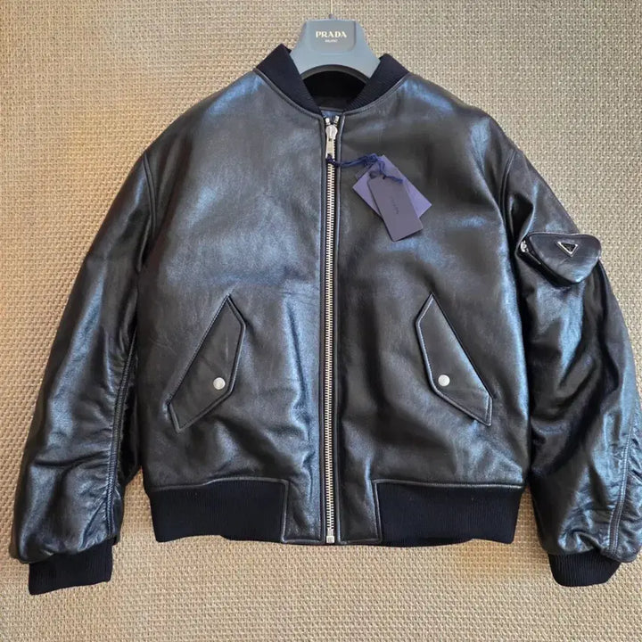[BUNJANG] PRADA Italian Lambskin MA-1 Leather Bomber Jacket / PRADA 프라다 이탈리안 최상급 어린 양가죽 MA-1 마원 레더 보머