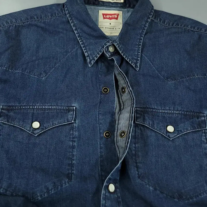 [BUNJANG] Levi's Denim Shirt / 리바이스 진청워싱 더블포켓 청 데님 남방 셔츠 M