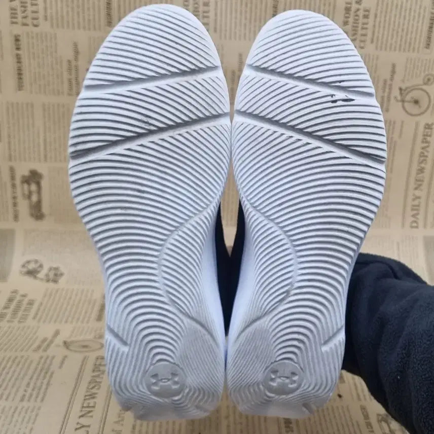 [BUNJANG] Under Armour UA Mojo 2 Men's Sneakers / 언더아머 UA 모조2 남성운동화265