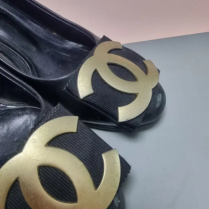 [BUNJANG] Black Logo Ribbon Wedge Heels / 블랙 240 로고 리본 웨지힐 구두