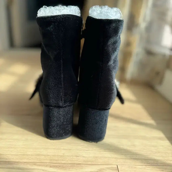 [BUNJANG] Velvet Ankle Boots / 벨벳 앵글부츠(225-230)구매가 99,000