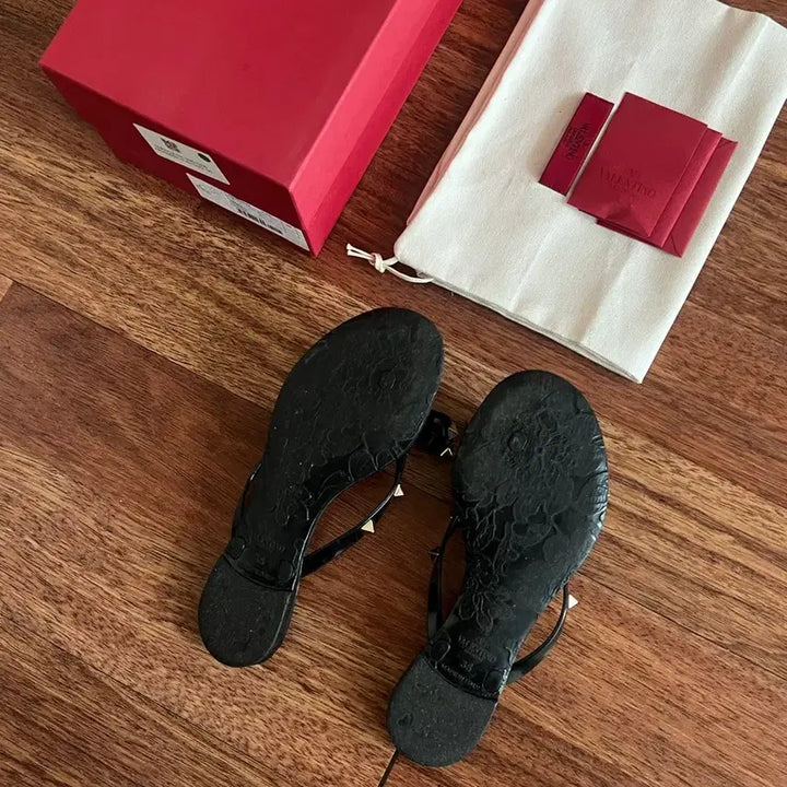 [BUNJANG] Valentino Rockstud Thong Sandals, Size 35 / 발렌티노 락스터드 쪼리 35 풀구성