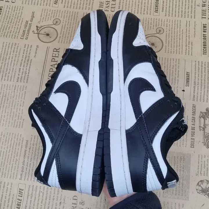 [BUNJANG] Nike Dunk Low Panda Women's Sneakers / 나이키 덩크 로우 범고래 여성스니커즈240