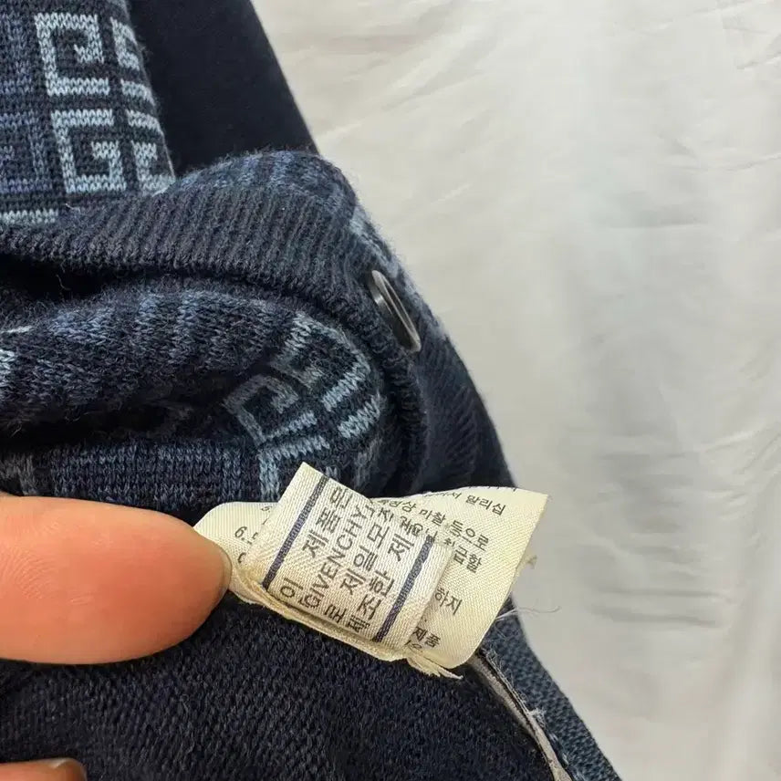 [BUNJANG] Givenchy Men's Pattern Cardigan / 지방시 남성 패턴 가디건 네이비 100사이즈(정품)