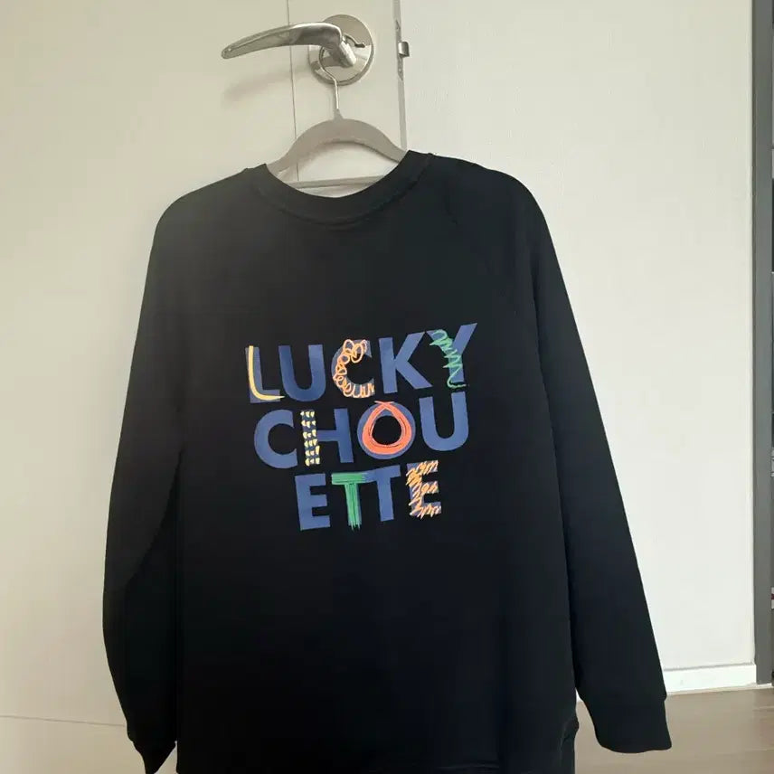 [BUNJANG] Lucky Chouette Black Sweatshirt / 럭키슈에뜨 검정 맨투맨