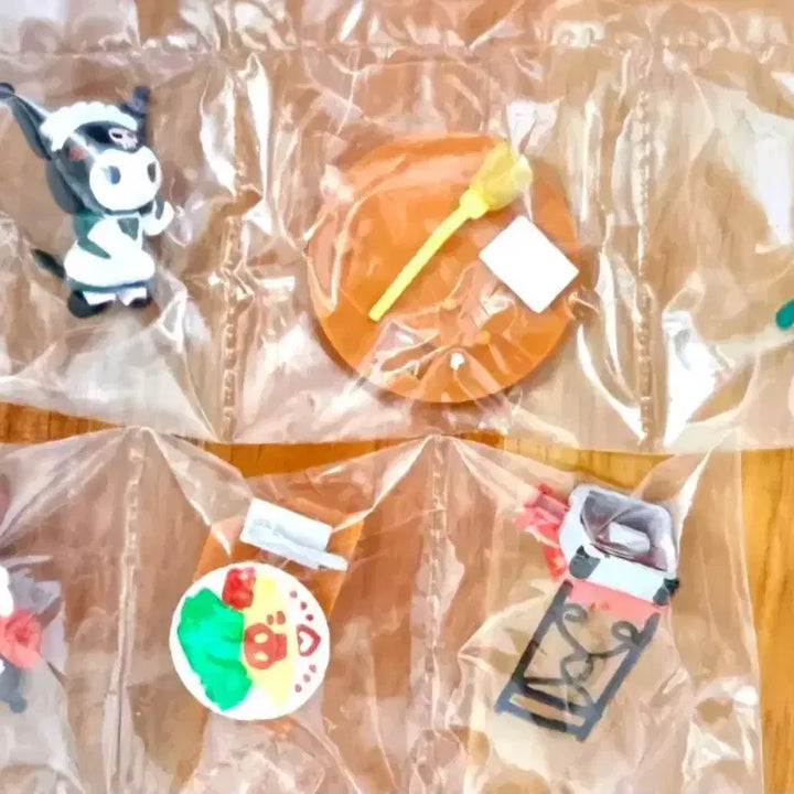 [BUNJANG] Kuromi Waitress Figure Set / 메이드쿠로미6종세트 ,웨이트리스쿠로미,하트눈쿠로미,쿠로미피규어