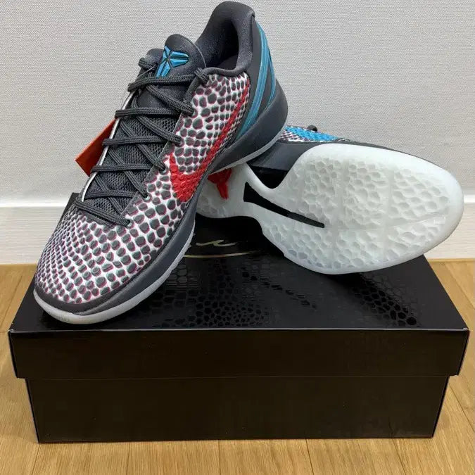 [BUNJANG] Kobe 6 3D Sneakers / 코비6 3D 판매 또는 Gt cut 1 핑크 또는 형광과 교환 원합니다.