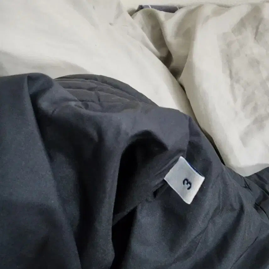 [BUNJANG] Moncler Suyle Lightweight Down Jacket / 몽클레어 수이레 경량패딩