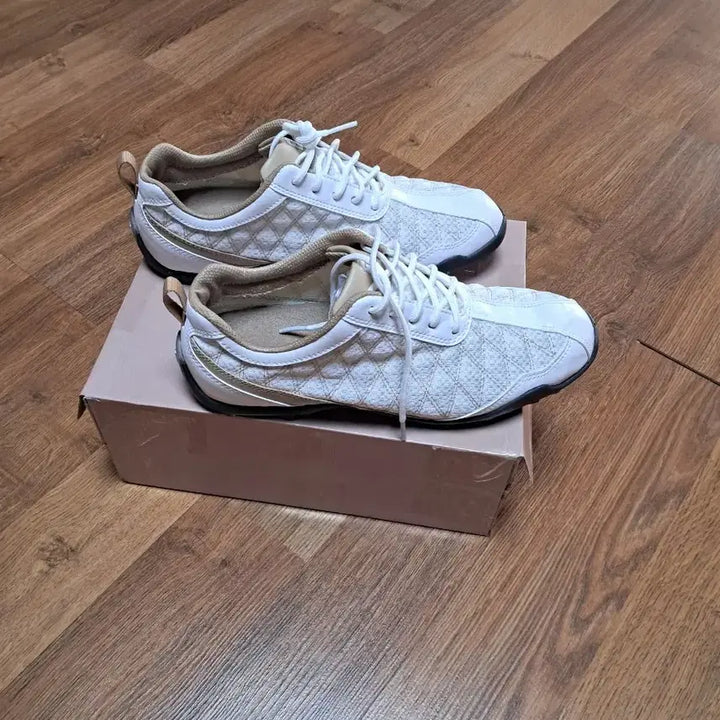 [BUNJANG] FootJoy Superlite Spikeless Golf Shoes / 새상품! 여성 골프화 풋조이 Superlite Spikeless 골프화!