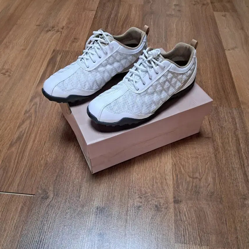 [BUNJANG] FootJoy Superlite Spikeless Golf Shoes / 새상품! 여성 골프화 풋조이 Superlite Spikeless 골프화!