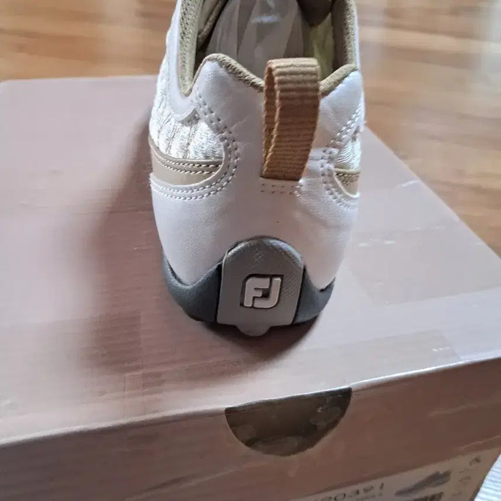 [BUNJANG] FootJoy Superlite Spikeless Golf Shoes / 새상품! 여성 골프화 풋조이 Superlite Spikeless 골프화!