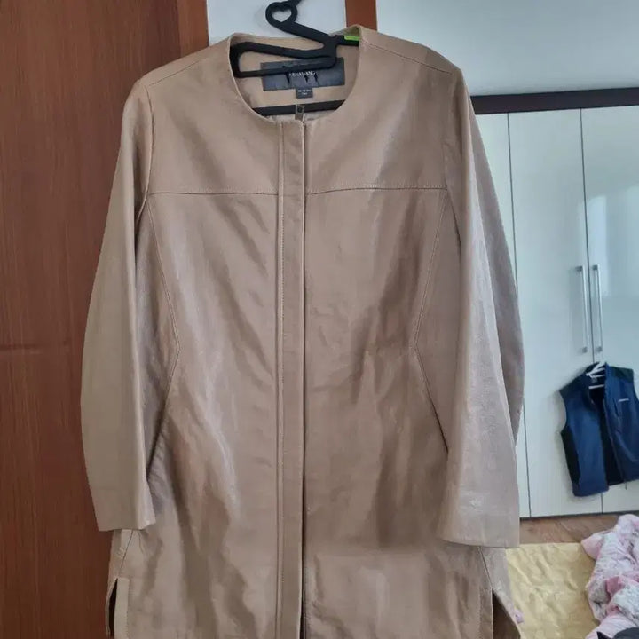 [BUNJANG] Vera Wang Beige Leather Jacket / 베라왕 베이지 가죽 재킷