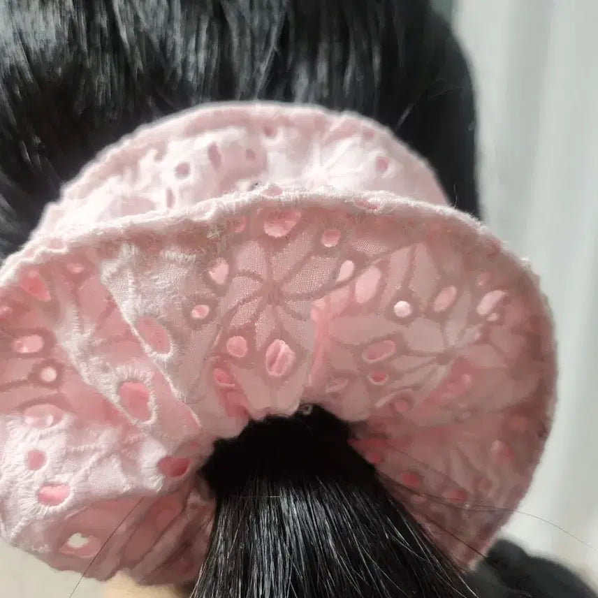 [BUNJANG] Pink Punching Hair Scrunchie / 핑크 펀칭 헤어슈슈