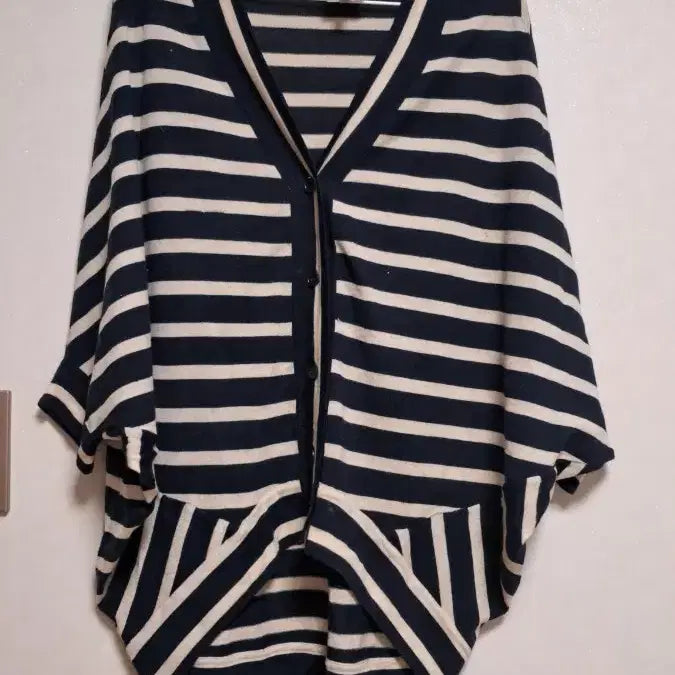 [BUNJANG] BCBG Max Azria White Black Striped Wool Cardigan / 비씨비지 맥스아즈리아  화이트 블랙 스트라이프 가디건 양모