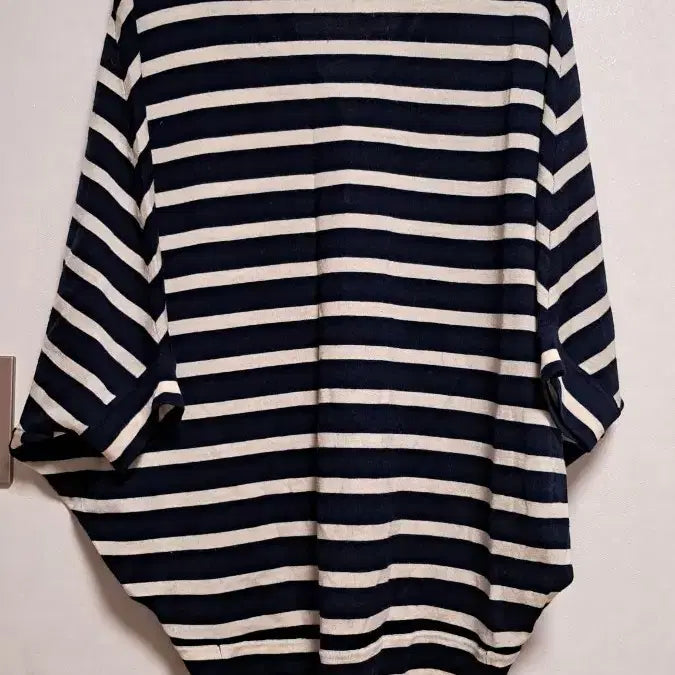 [BUNJANG] BCBG Max Azria White Black Striped Wool Cardigan / 비씨비지 맥스아즈리아  화이트 블랙 스트라이프 가디건 양모