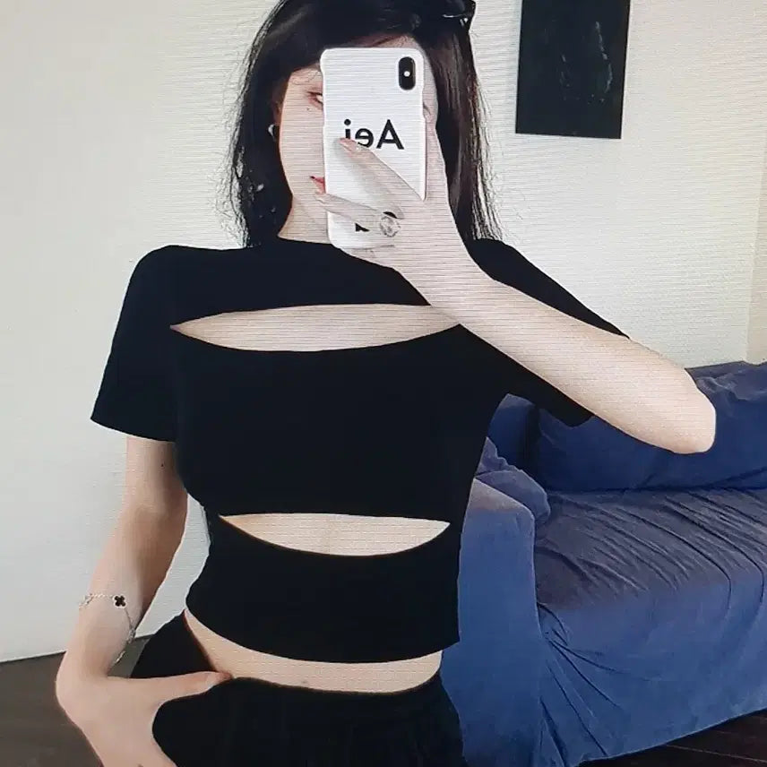 [BUNJANG] White/Black Crop Cutout Short Sleeve T-Shirt / (해외배송)화이트/블랙 크롭 컷아웃 크롭 반팔 티셔츠