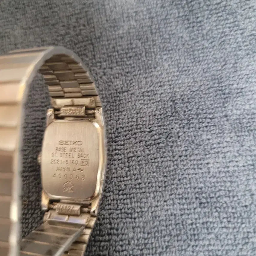 [SOLD OUT] 세이코 80's 빈티지 여성 쿼츠 시계