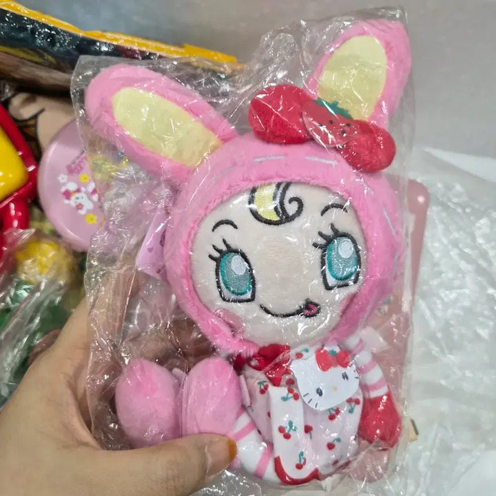 [BUNJANG] Mezzo Piano Hello Kitty Collaboration Doll Keychain / 메조피아노 키티 콜라보 인형키링