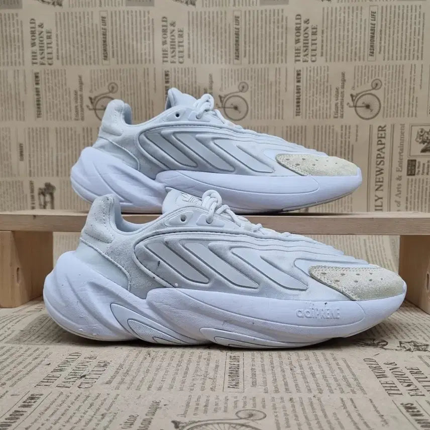 [BUNJANG] Adidas Ozelia Women's Sneakers / 아디다스 오젤리아 여성운동화230