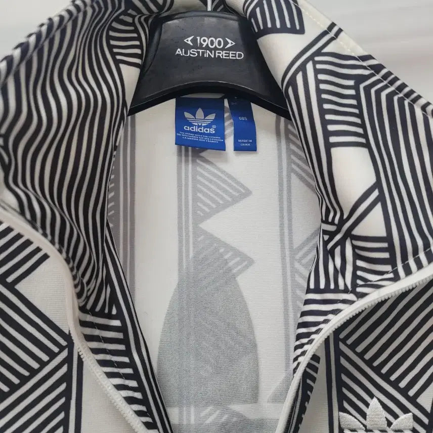 [BUNJANG] Adidas Black & White Pattern Track Top / 아디다스 블랙&화이트 패턴 트랙탑