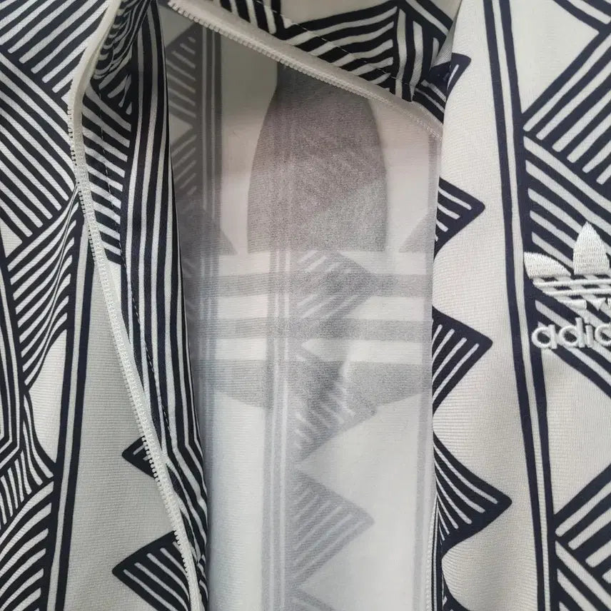 [BUNJANG] Adidas Black & White Pattern Track Top / 아디다스 블랙&화이트 패턴 트랙탑