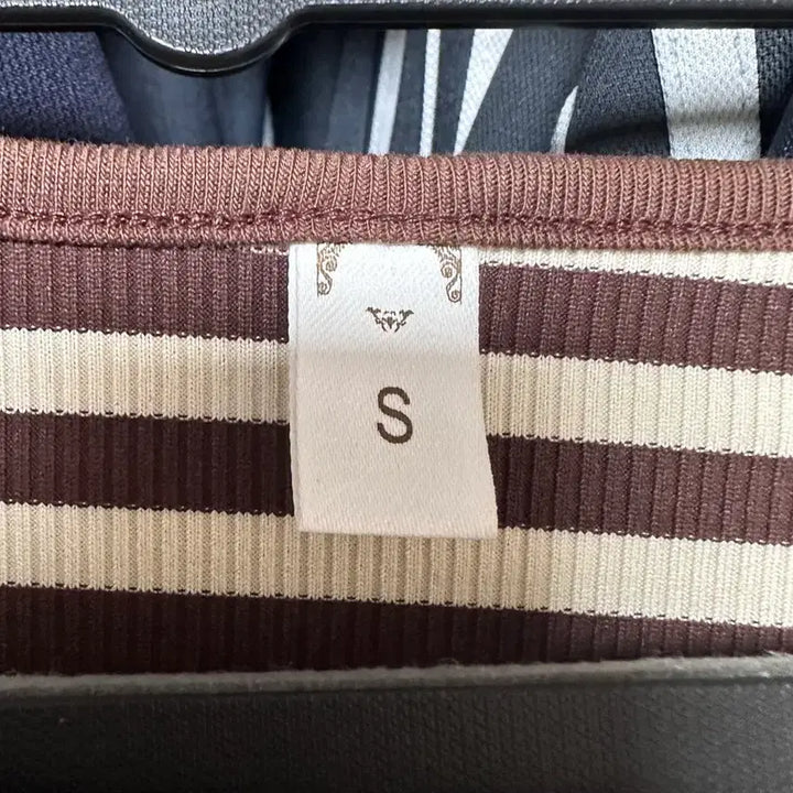 [BUNJANG] Unworn Tops Bundle Set / 시착만 해본 상의 두벌 일괄