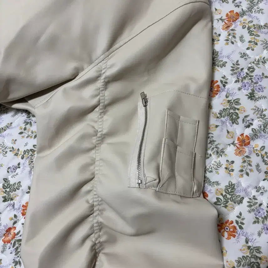 [BUNJANG] Ivory Leather Crop Jacket / 아이보리 레더 크롭 가죽 점퍼