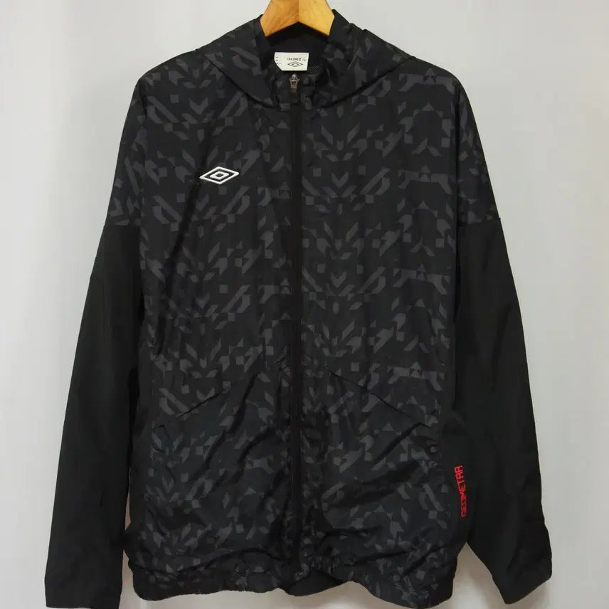 [BUNJANG] 엄브로 카모스타일 바람막이 후드점퍼 남성105 / 엄브로 카모스타일 바람막이 후드점퍼 남성105