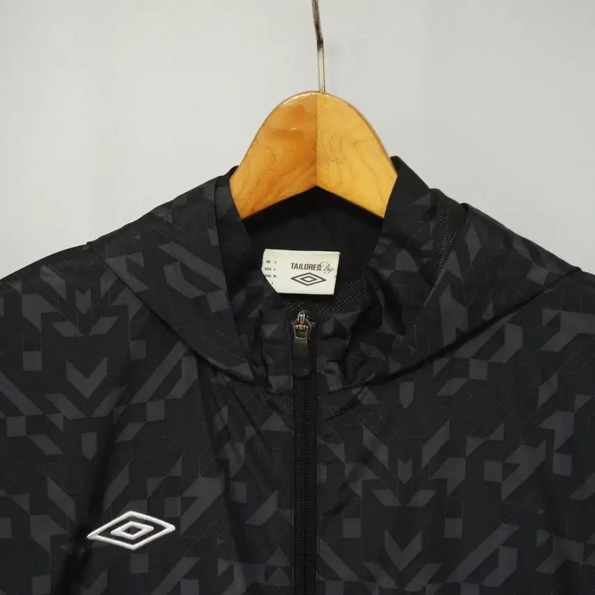 [BUNJANG] 엄브로 카모스타일 바람막이 후드점퍼 남성105 / 엄브로 카모스타일 바람막이 후드점퍼 남성105