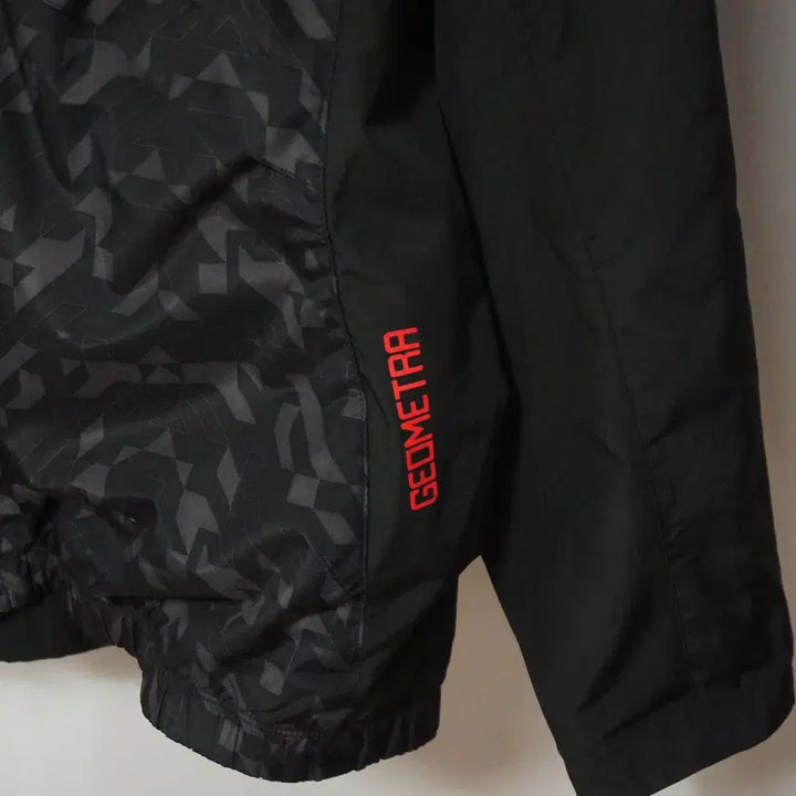 [BUNJANG] 엄브로 카모스타일 바람막이 후드점퍼 남성105 / 엄브로 카모스타일 바람막이 후드점퍼 남성105