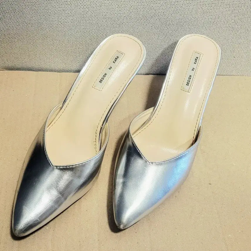 [BUNJANG] V-Cut Stiletto Mule Slippers Silver 7cm / 브이컷 스틸레토 뮬 슬리퍼힐 실버색 7cm