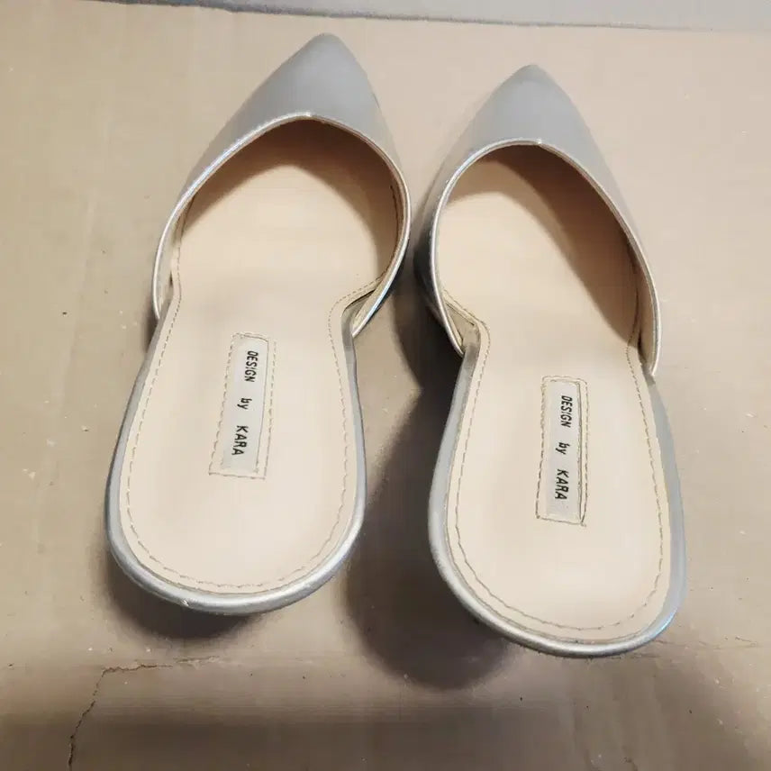 [BUNJANG] V-Cut Stiletto Mule Slippers Silver 7cm / 브이컷 스틸레토 뮬 슬리퍼힐 실버색 7cm
