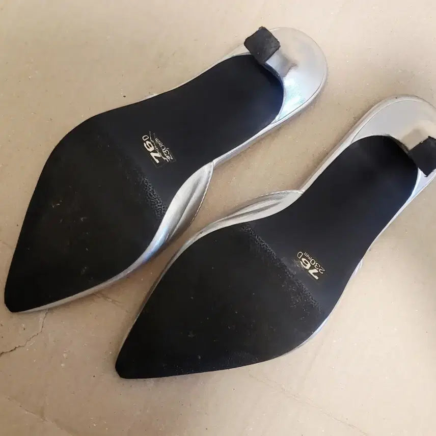 [BUNJANG] V-Cut Stiletto Mule Slippers Silver 7cm / 브이컷 스틸레토 뮬 슬리퍼힐 실버색 7cm