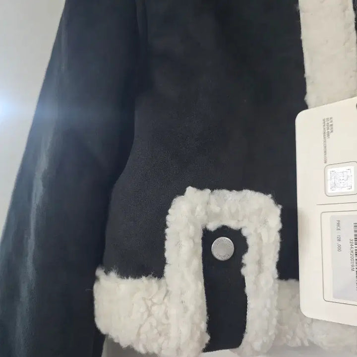 [BUNJANG] Romantic Crown Cropped Mouton Jacket Black / 로맨틱크라운 크롭 무톤 자켓 블랙