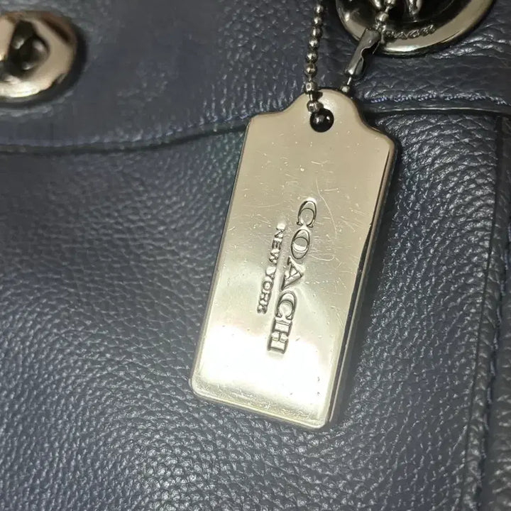 [BUNJANG] COACH Navy Leather Shoulder Bag / COACH 코치 네이비 체인 레더 숄더백