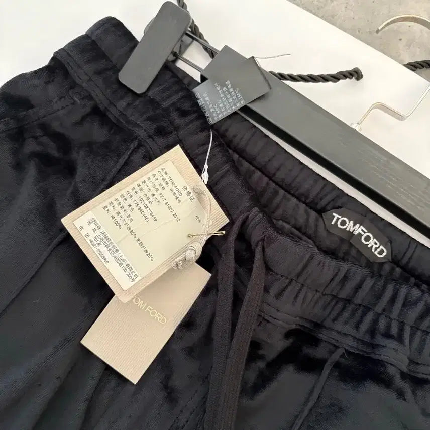 [BUNJANG] Tom Ford Velour Shorts / 톰포드 벨루어 숏팬츠