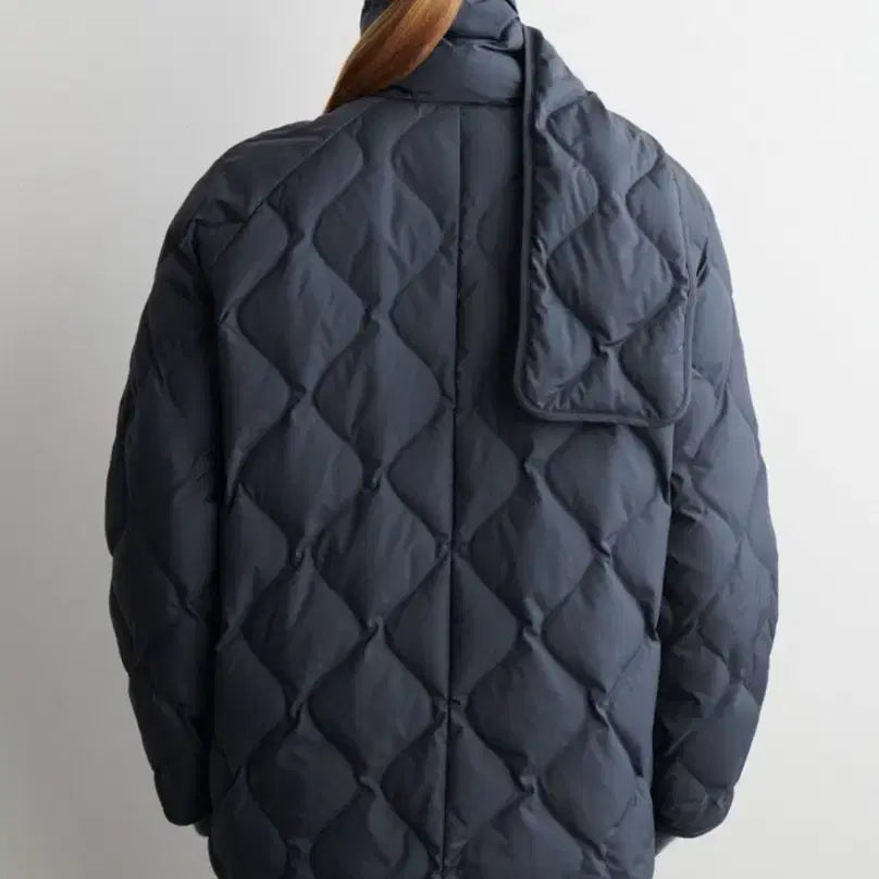 [BUNJANG] COS Quilted Liner Jacket / [코스 COS] 스카프 디테일 퀼트 라이너 재킷