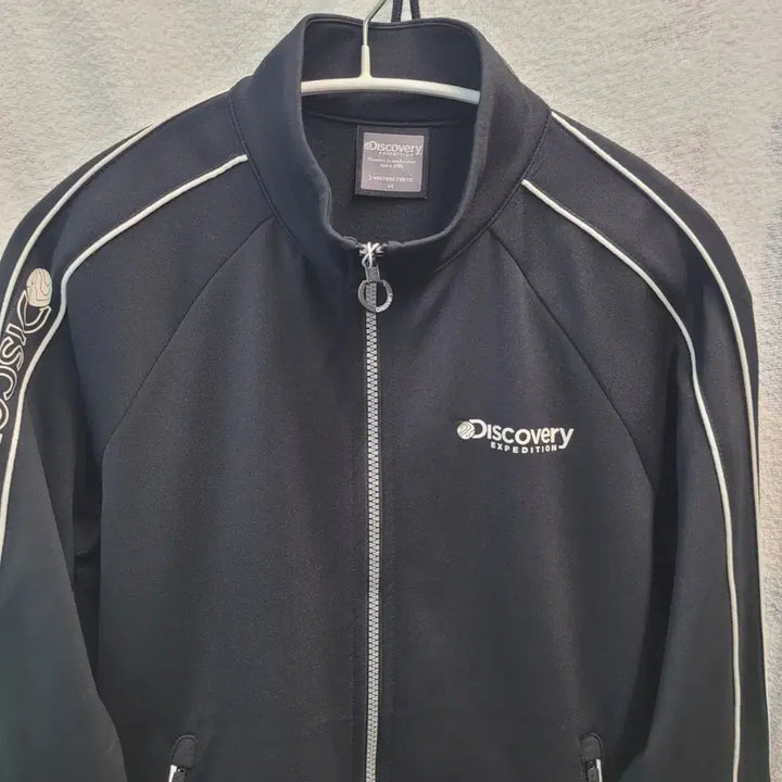 [BUNJANG] Discovery Black Track Jacket / 디스커버리 블랙 트랙 자켓