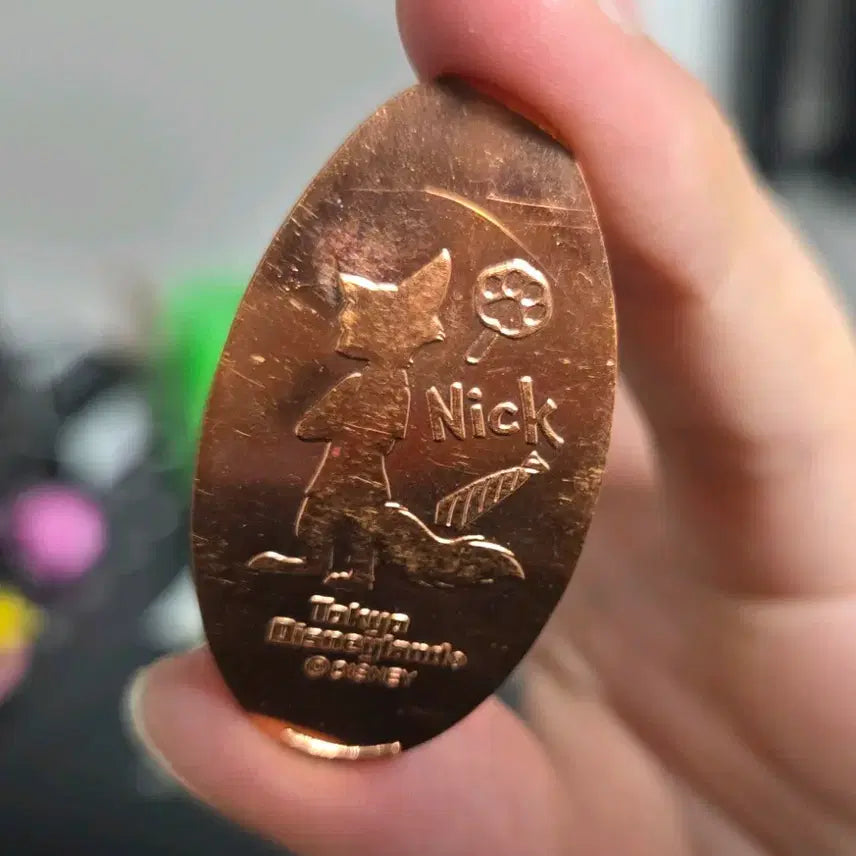 [BUNJANG] Tokyo Disneyland Nick Wilde Commemorative Coin / 도쿄 디즈니랜드 닉 프레스 기념주화