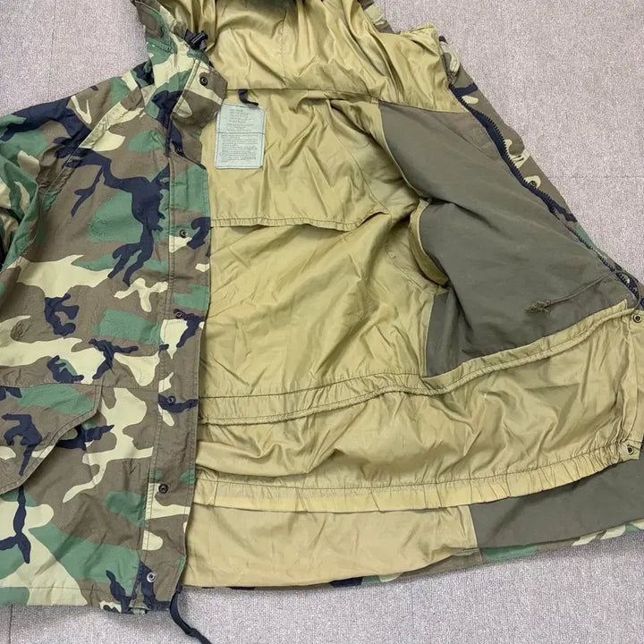 [BUNJANG] US Army ECWCS Gore-Tex Camo Jacket / us army ECWCS 미군 밀리터리 고어텍스 카모 자켓