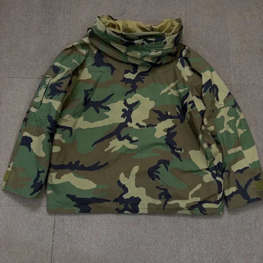 [BUNJANG] US Army ECWCS Gore-Tex Camo Jacket / us army ECWCS 미군 밀리터리 고어텍스 카모 자켓
