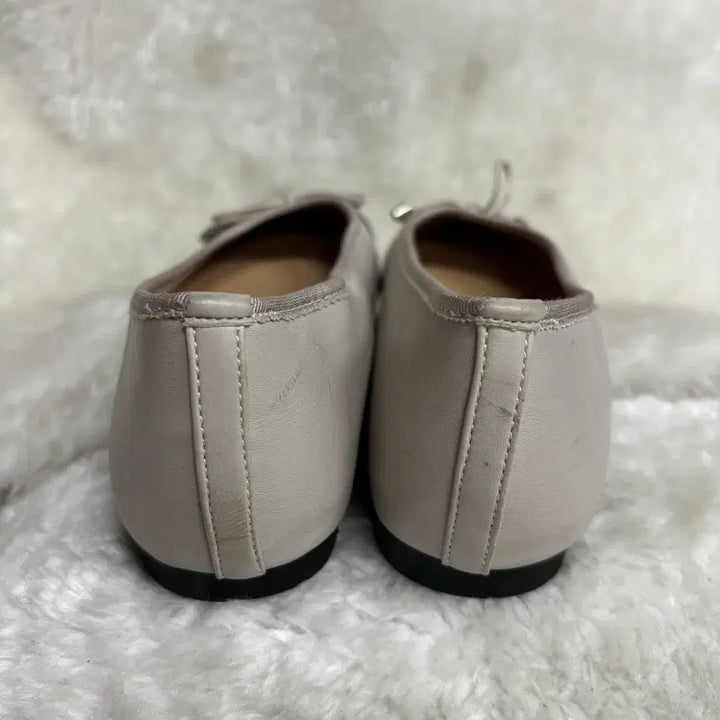 [BUNJANG] Two-Tone Ribbon Flat Shoes / 투톤 배색 리본 플랫 슈즈