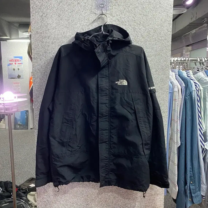 [BUNJANG] The North Face Black Pocket Windbreaker Jacket / 노스페이스 블랙포켓 바람막이 자켓 B4222