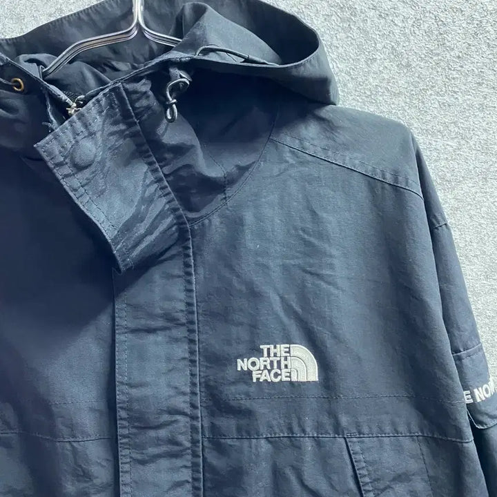 [BUNJANG] The North Face Black Pocket Windbreaker Jacket / 노스페이스 블랙포켓 바람막이 자켓 B4222